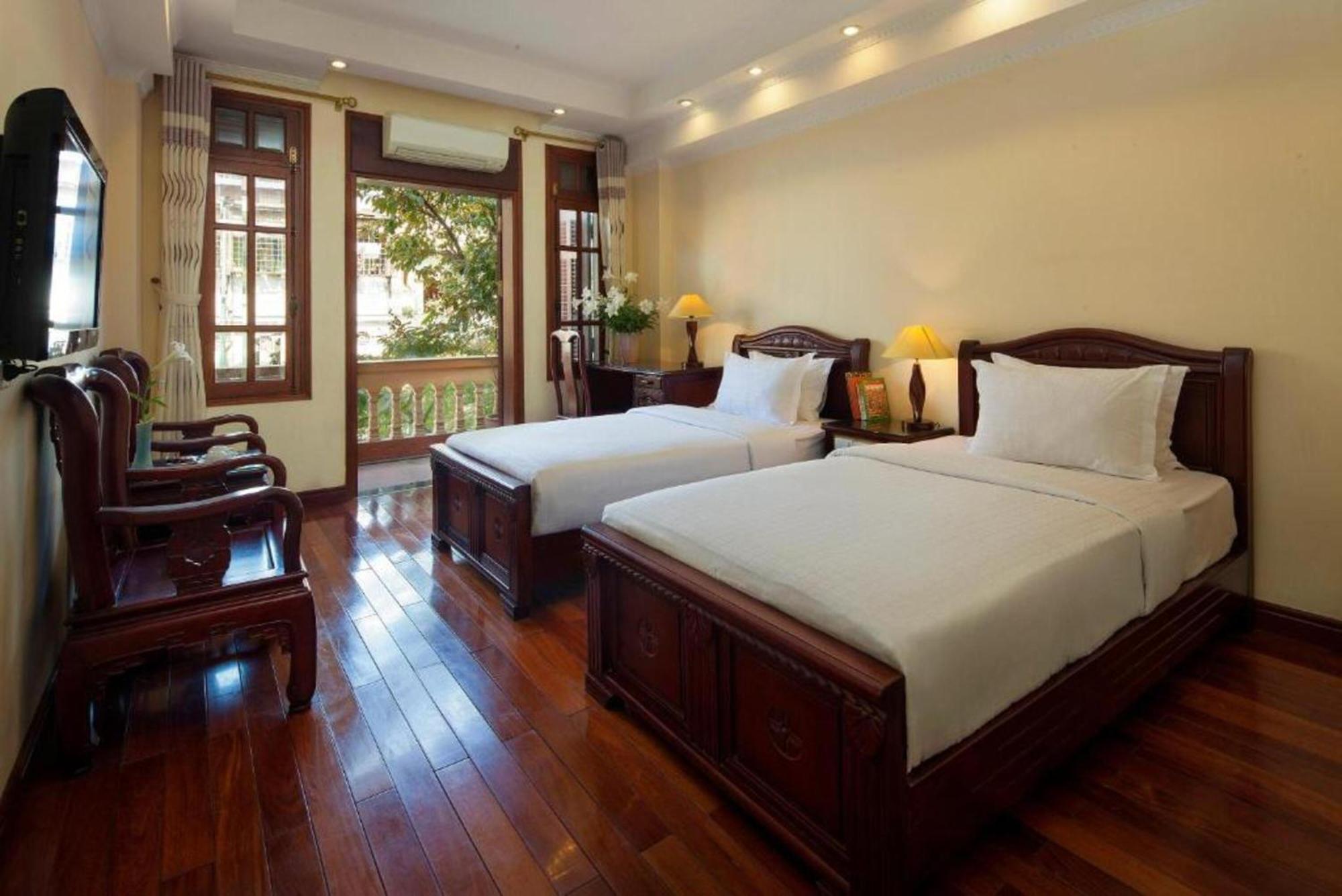 Lucky 3 Hotel & Travel — Photos 2