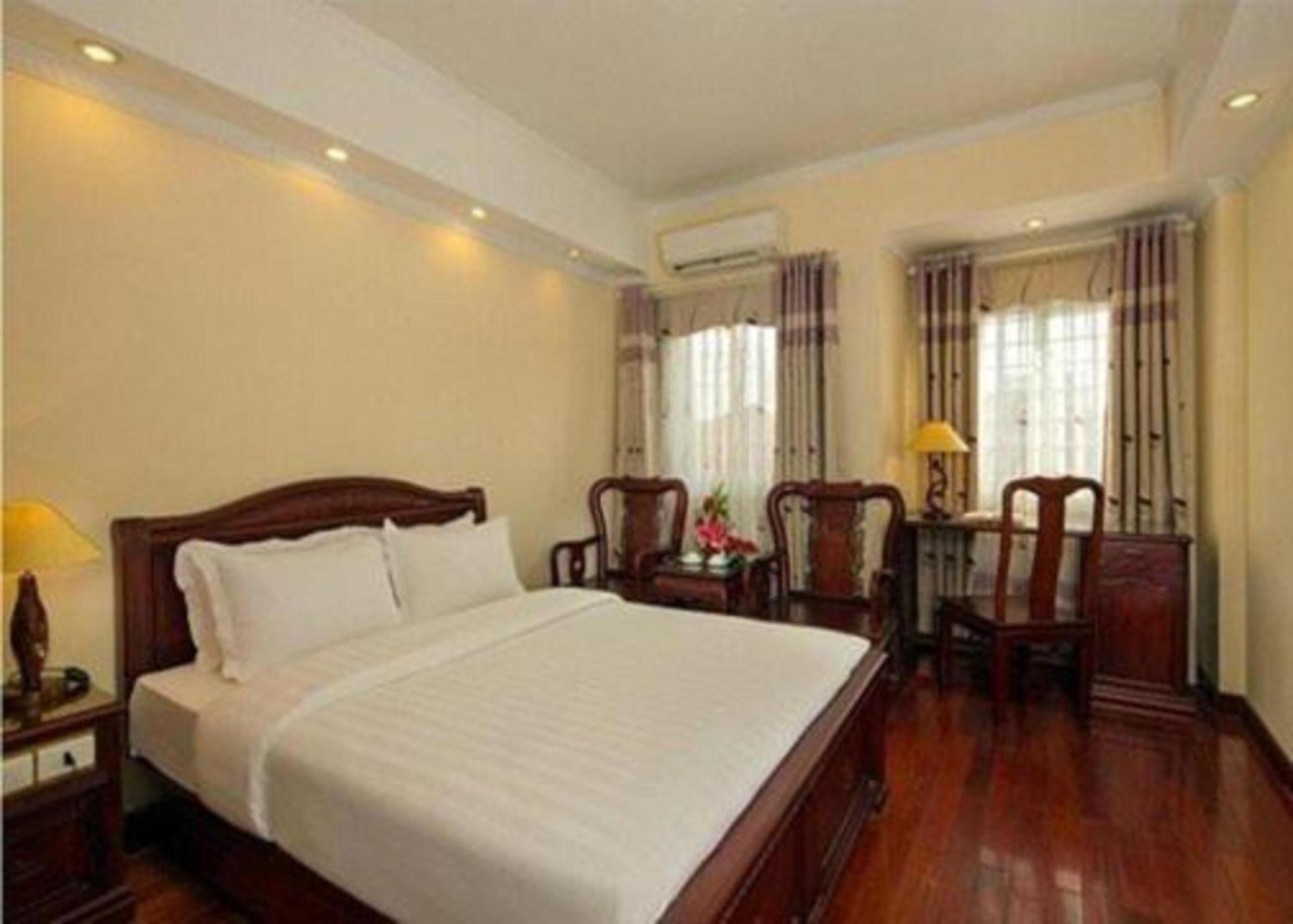 Lucky 3 Hotel & Travel — Photos 1